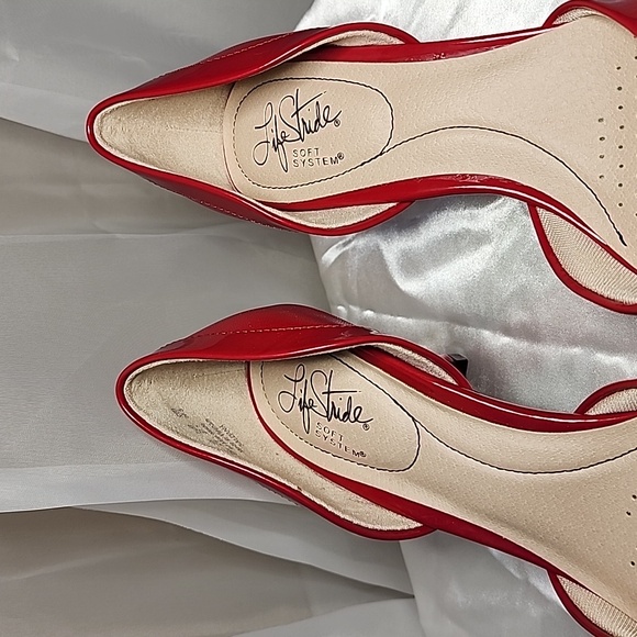 NIB- Lifestride Flex Red Kitten Heel Women's Size 6 1/2 - Picture 2 of 7